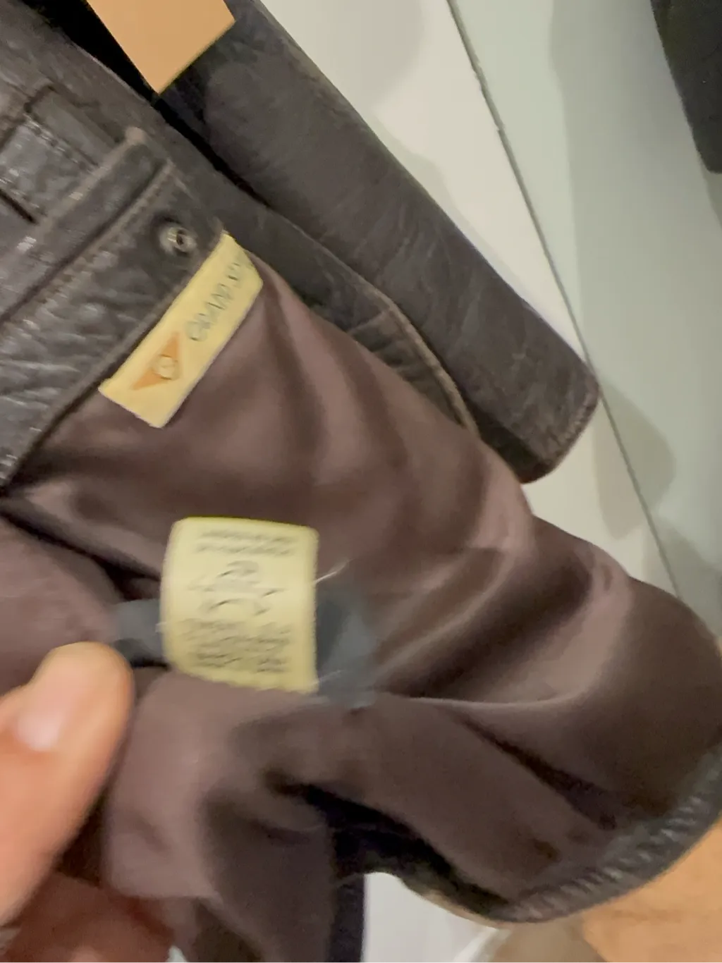 Veste en cuir marron vintage 1990, coupe ample avec doublure en rayonne. 6