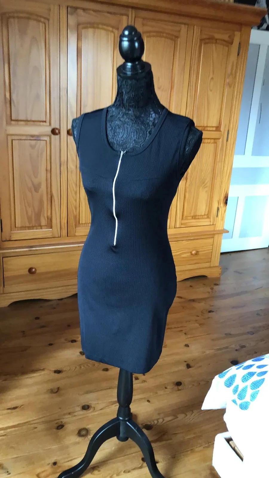 Dress 👗 size 36, close-fitting
