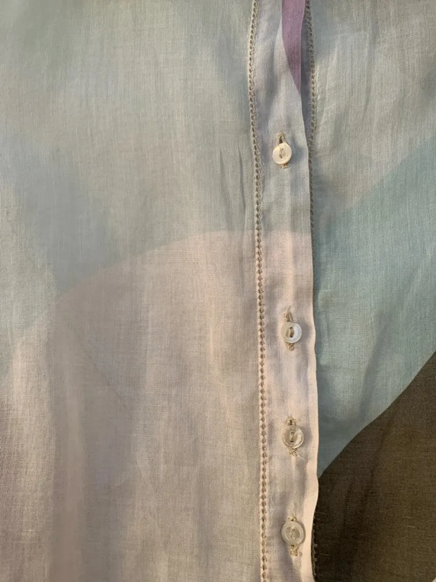 Chemise Marithé + François Girbaud en blanc à imprimé, pièce vintage des années 2000. Excellent état. Taille S (36). 2