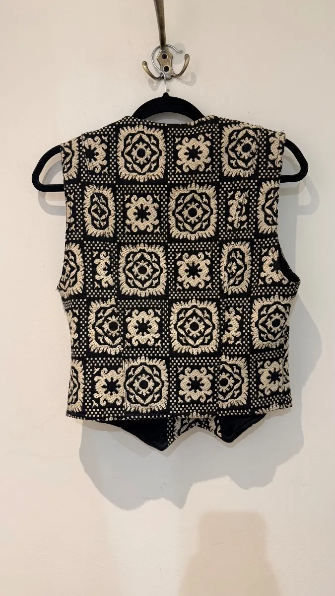 Vest 2
