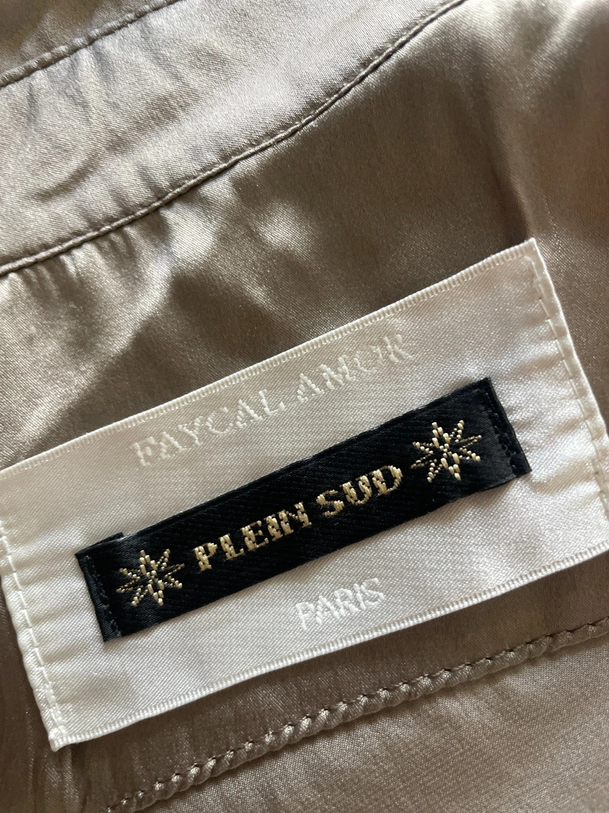 Chemisier en soie taille 38 satin
100% soie 10