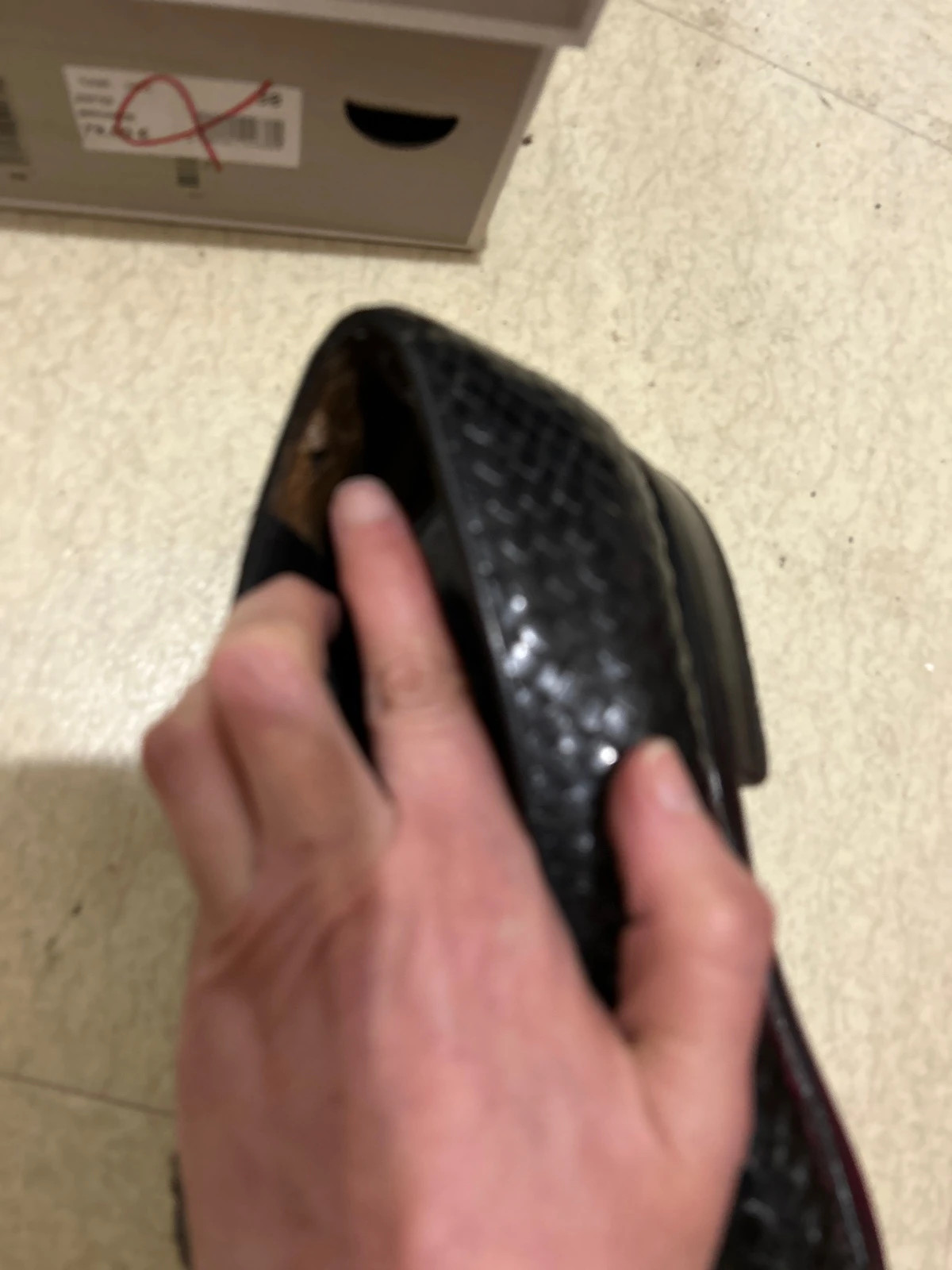 Déjà porté quelques fois en bonne état car bien entretenues.
🚨🚨petite déchirure 🚨🚨voir photos
-Taille 7 correspond à un 41 16