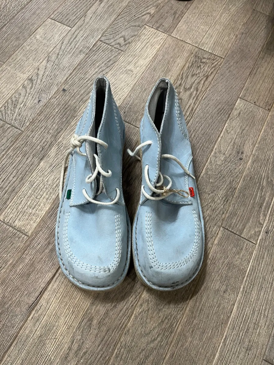 Chaussure bleu ciel 