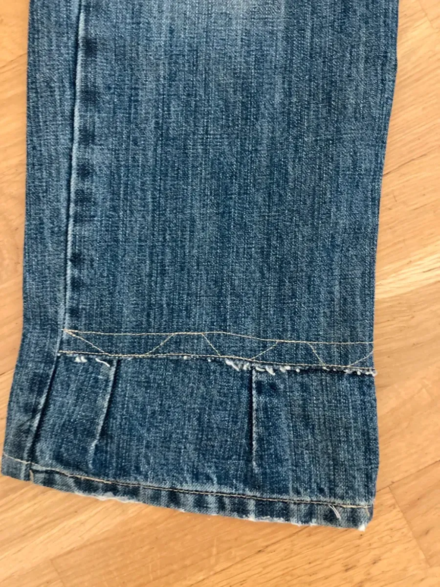 Pantalon jean Marithé + François Girbaud en coton bleu, taille haute, coupe droite, pièce vintage authentique et intemporelle. 2