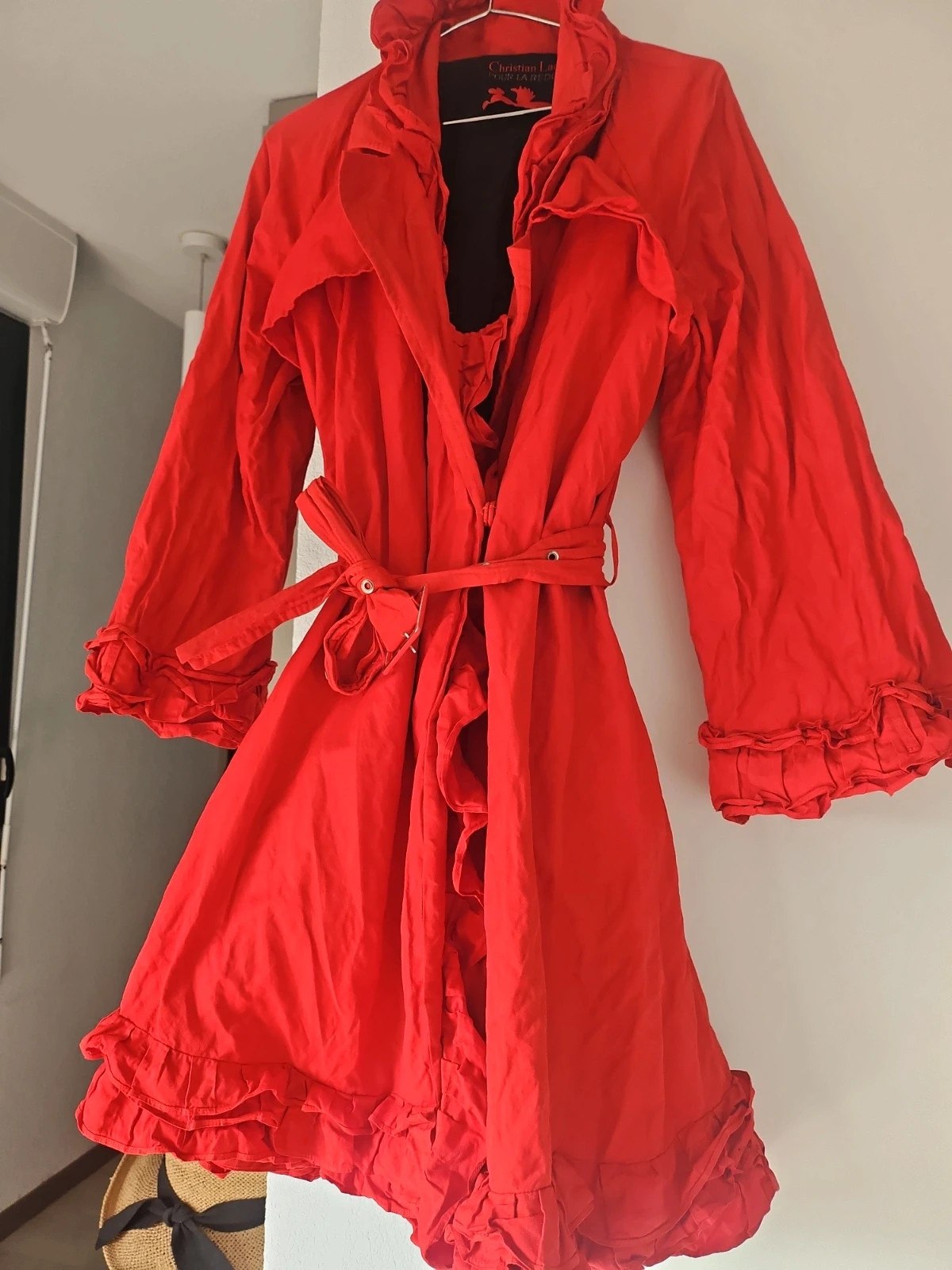 Magnifique trench doublé noir Christian Lacroix pour La RedouteLongueur 90cmA ceinturer avec ou sans passants