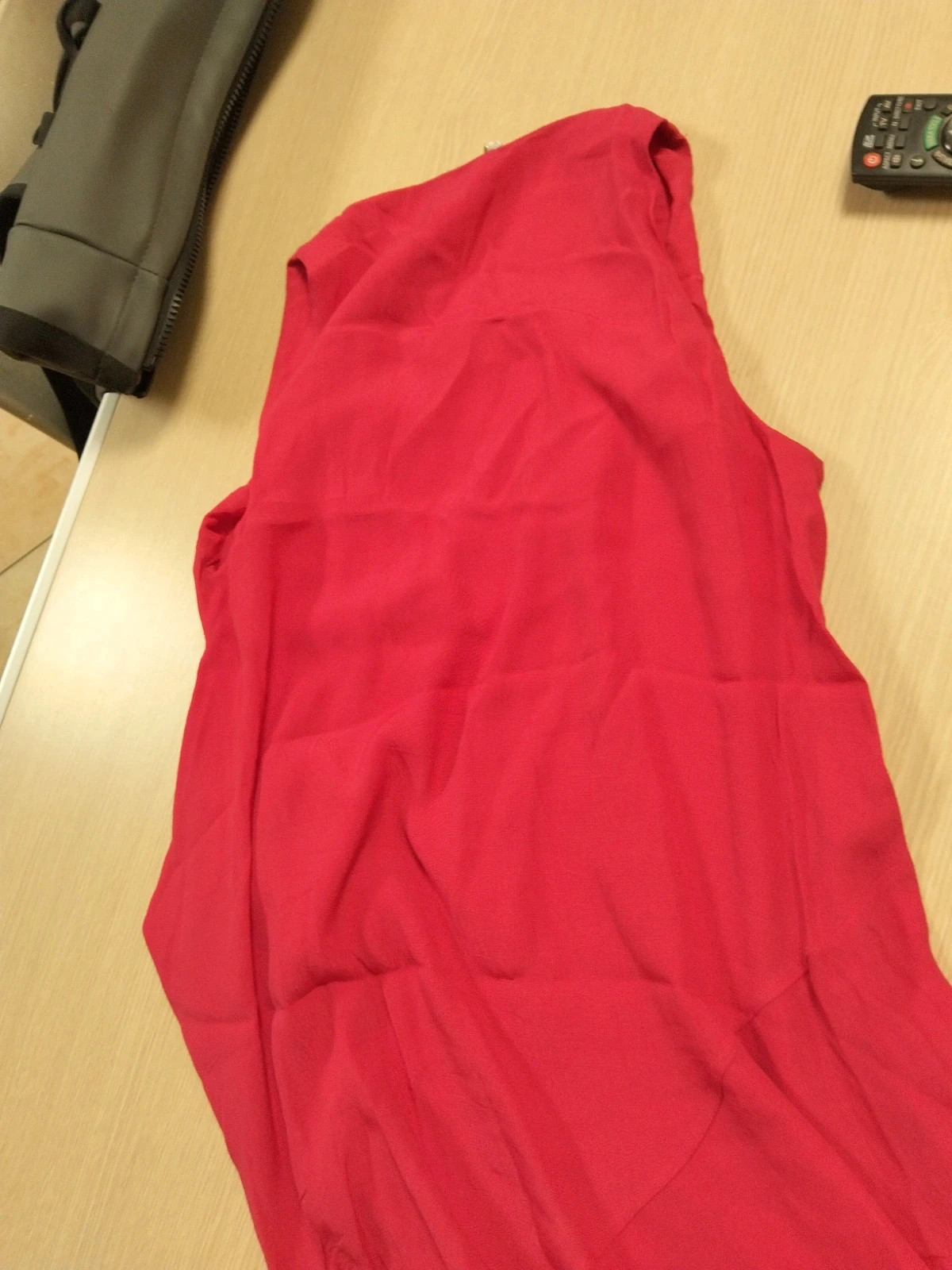 Robe Impériale asymétrique, couleur fuchsia, idéale pour la mer 4