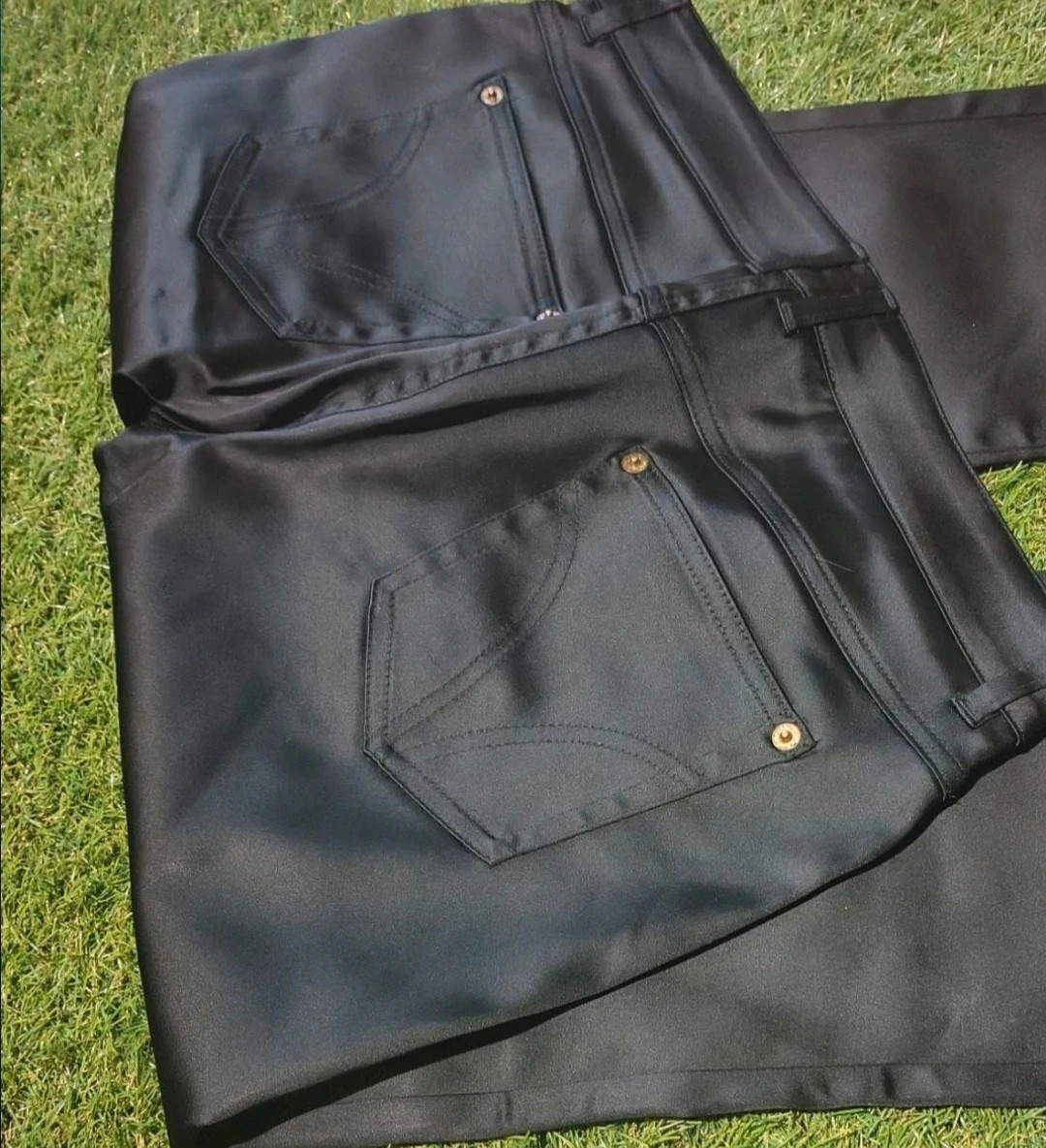 Pantaloni donna Dolce & Gabbana taglia 44
Ottime condizioni, mantenuti benissimo
Misure in foto 6