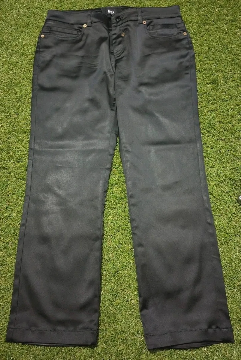 Pantaloni donna Dolce & Gabbana taglia 44
Ottime condizioni, mantenuti benissimo
Misure in foto 3