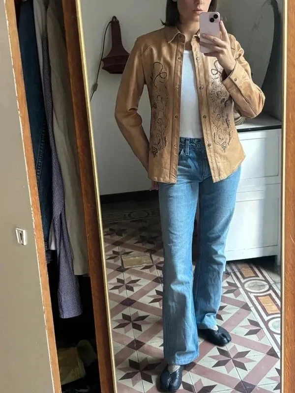 Belle chemise en cuir vintage Broderie fleurs sur le devant Taille m Très bon état 2