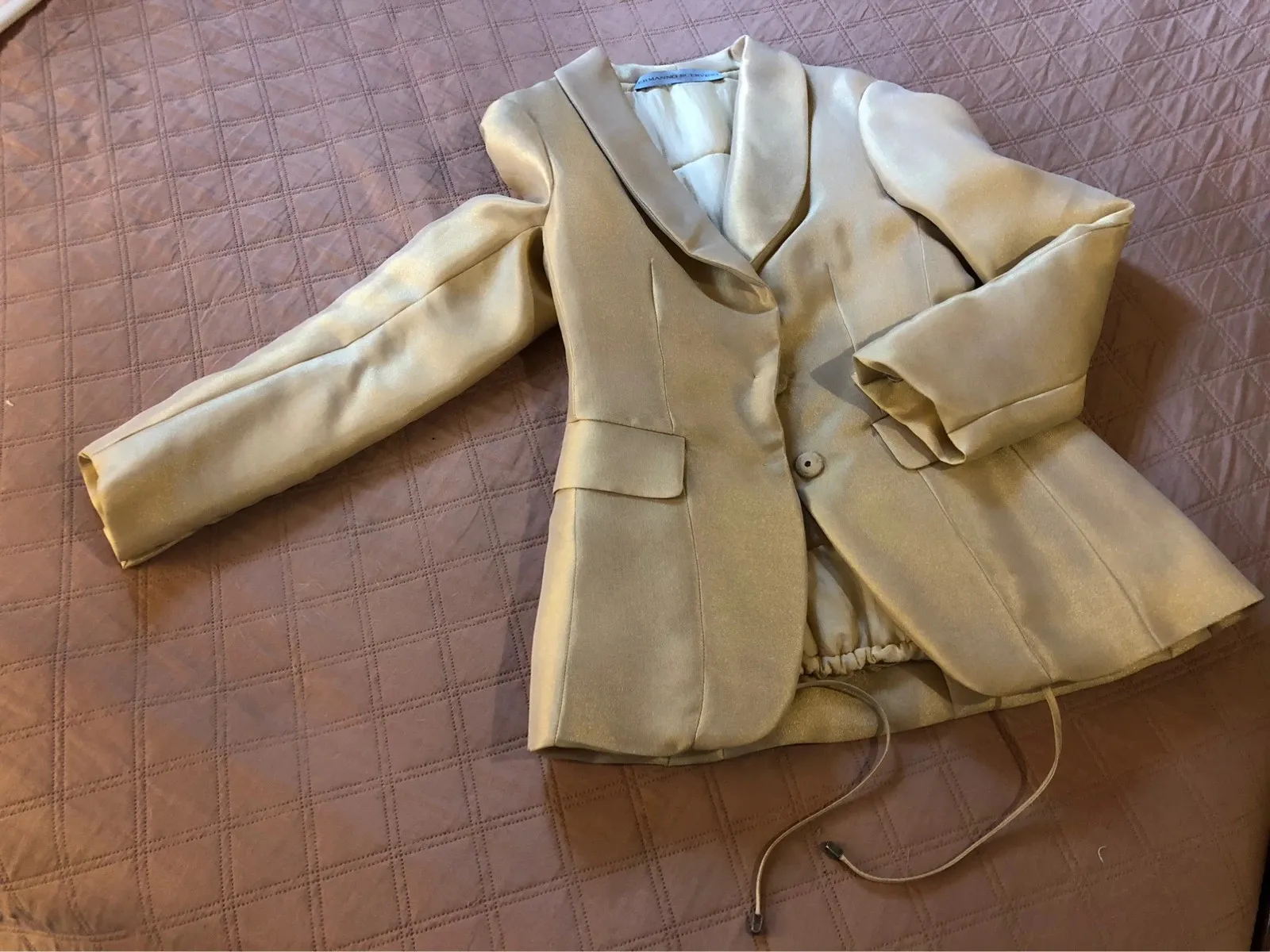 Ermanno Scervino quilted jacket in gold, a piece from the refined Italian house. Size S (36). 5