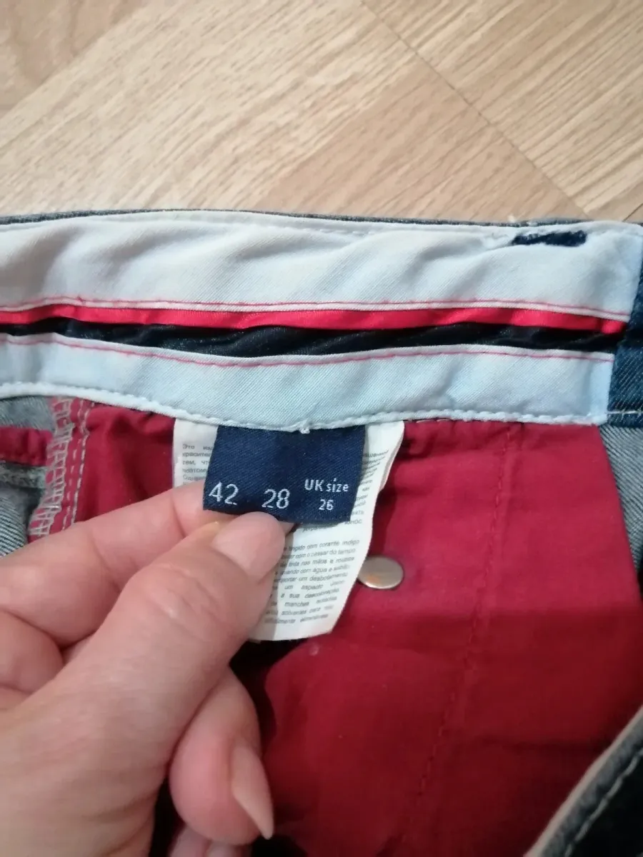 Capri Trussardi Jeans en coton, taille M, un essentiel vintage pour femme, parfait pour un look décontracté et élégant. 10