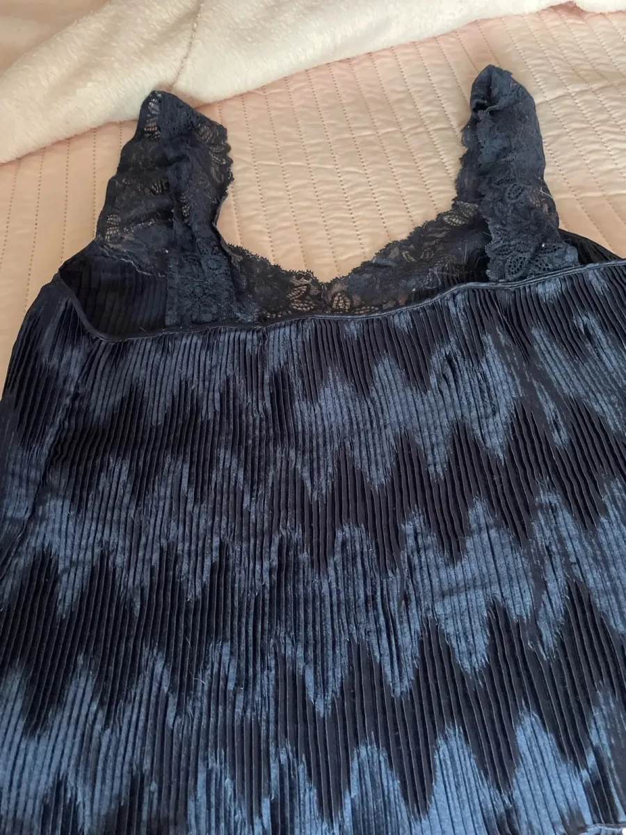 Extensible à porter sous une robe ou seul bleu marine moirée taille variable 40 à 44 très bon état 5
