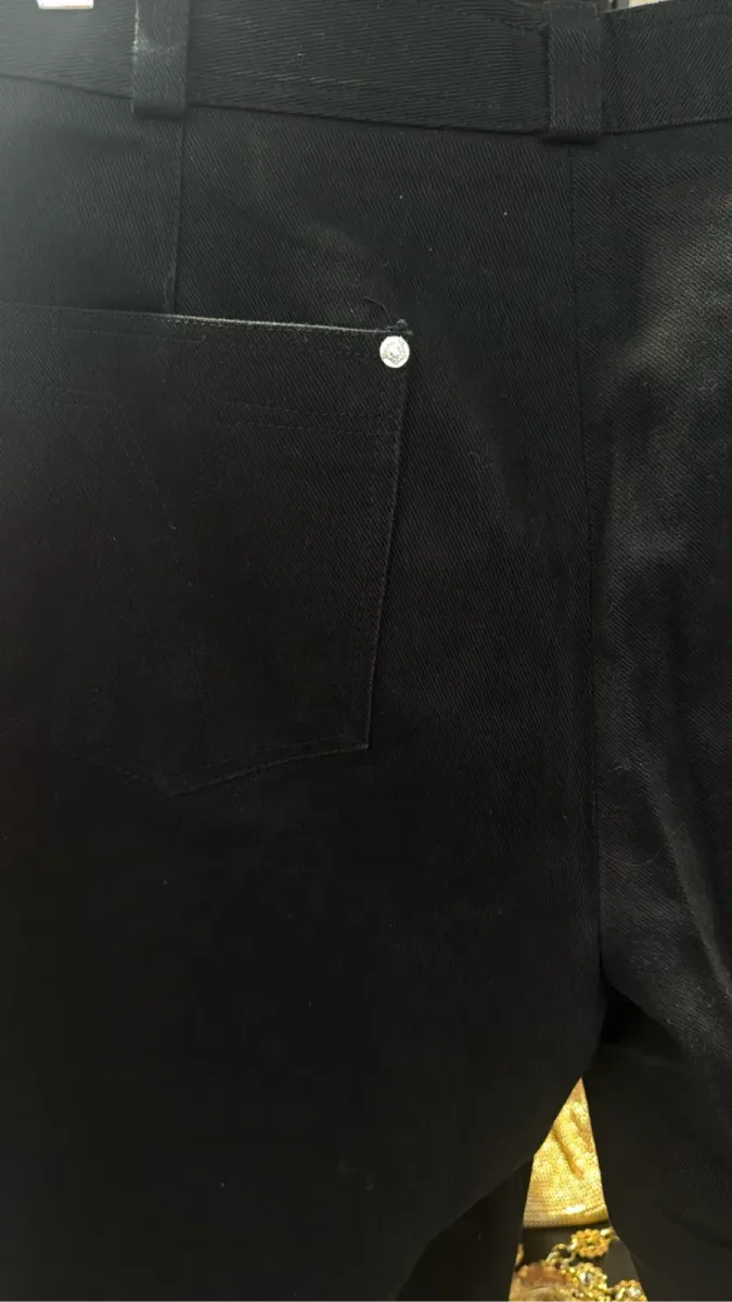 Pantalon droit noir Gianni Versace en 100% coton avec une bande latérale blanche. 4