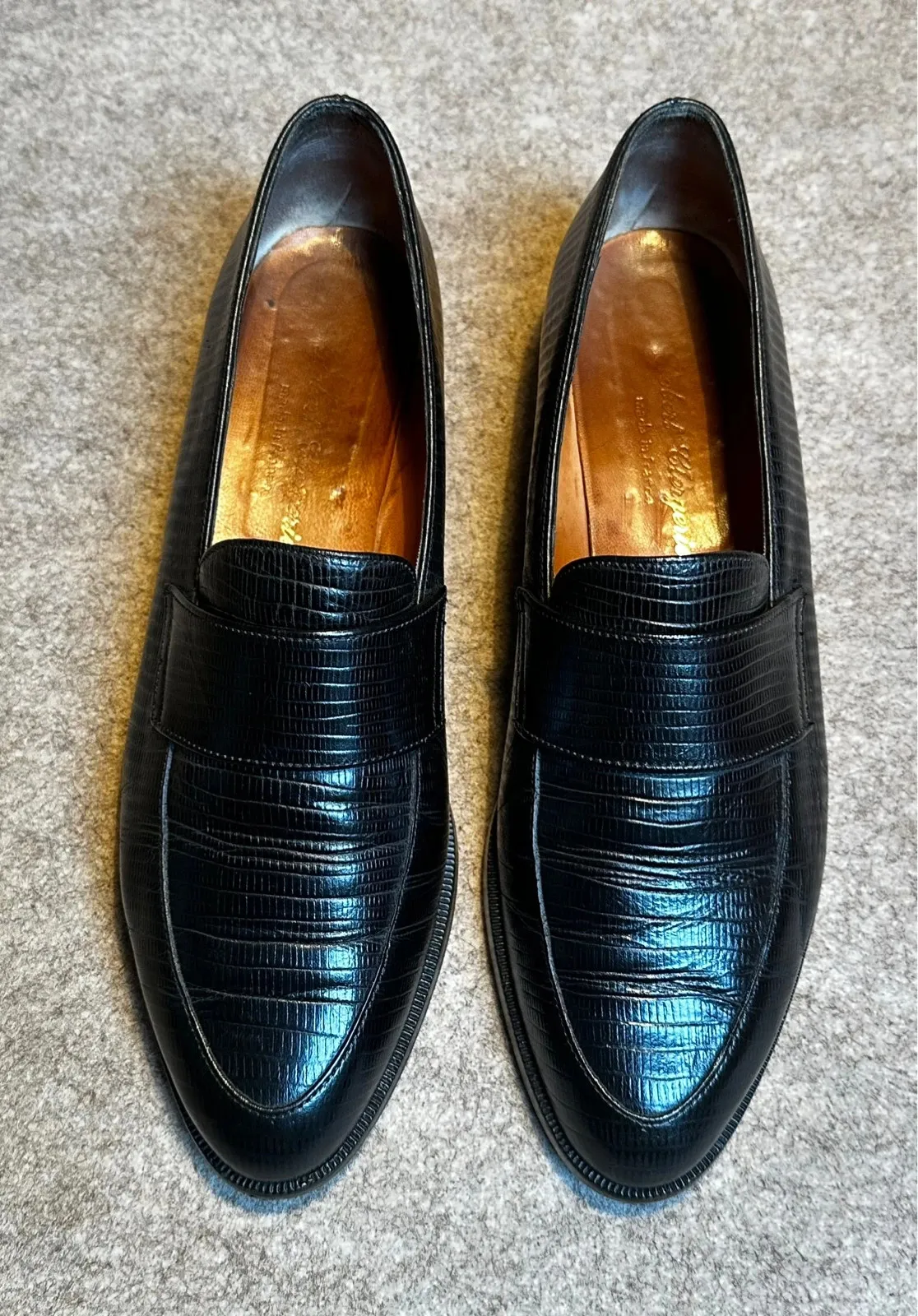 Very good condition. FR size 40, true to size. Inner shoe length: 25.6 cm 1