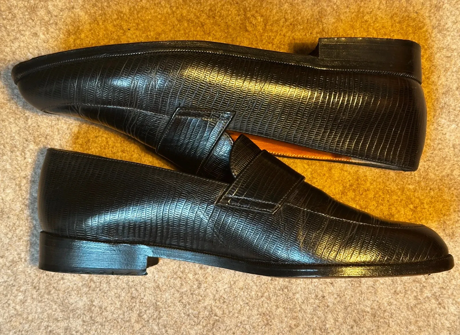 Very good condition. FR size 40, true to size. Inner shoe length: 25.6 cm 11
