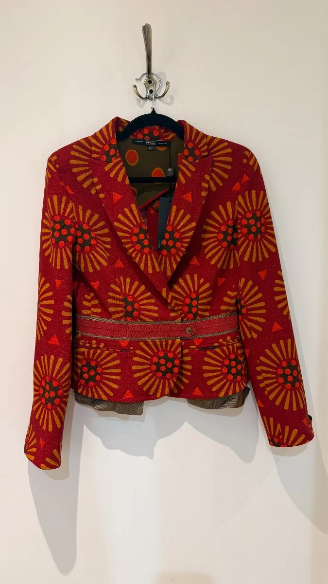 Nice fabric, lovely details — retail price 1,950 euros