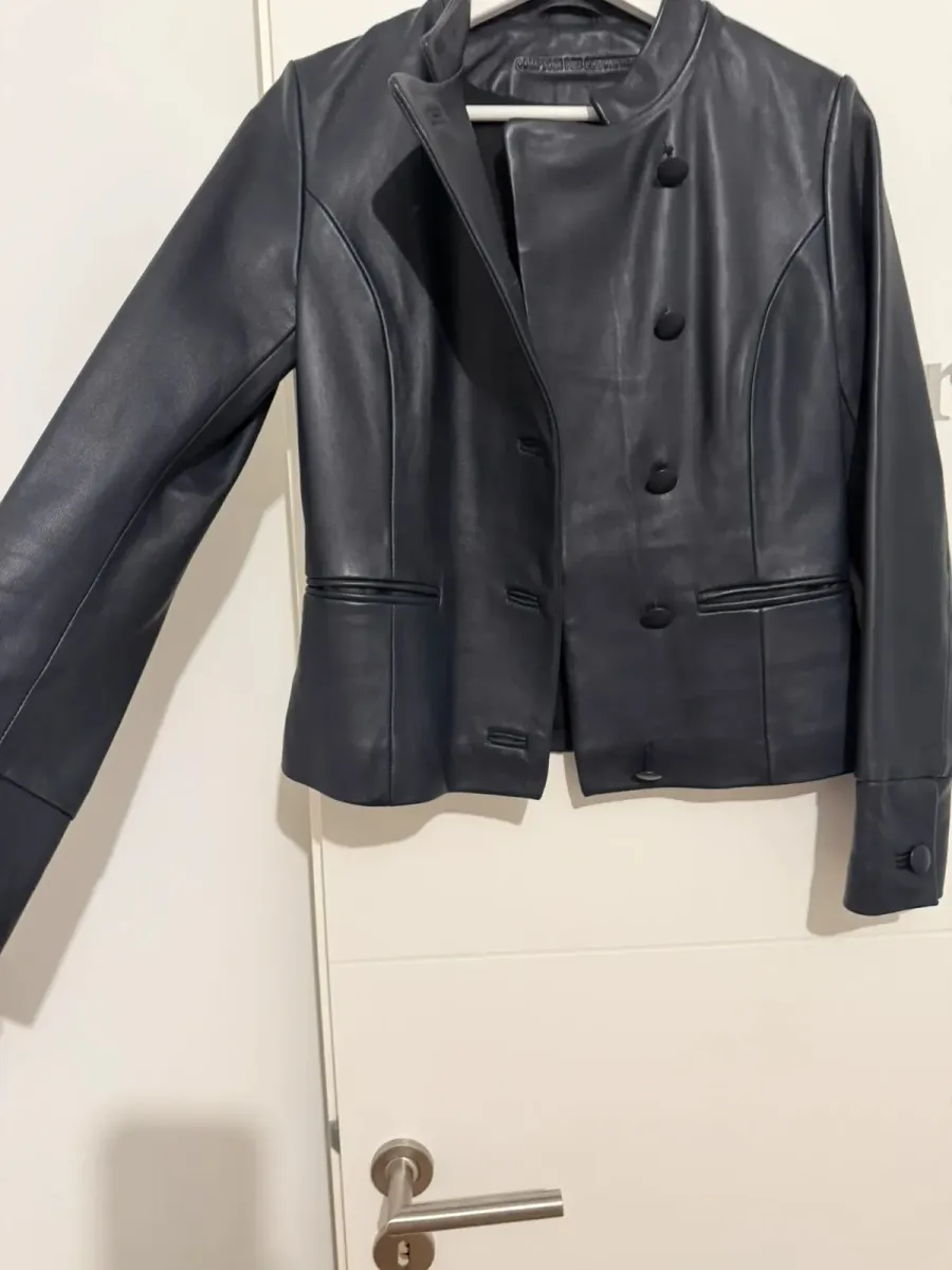 Veste marine Comptoir des Cotonniers, taille XS, coupe classique, idéale pour un style intemporel et polyvalent.