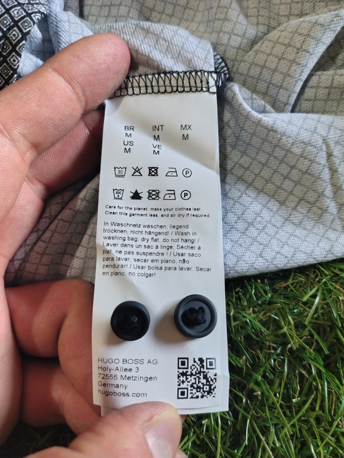 Camicia Hugo Boss taglia M nuova senza cartellino
Misure in foto 4