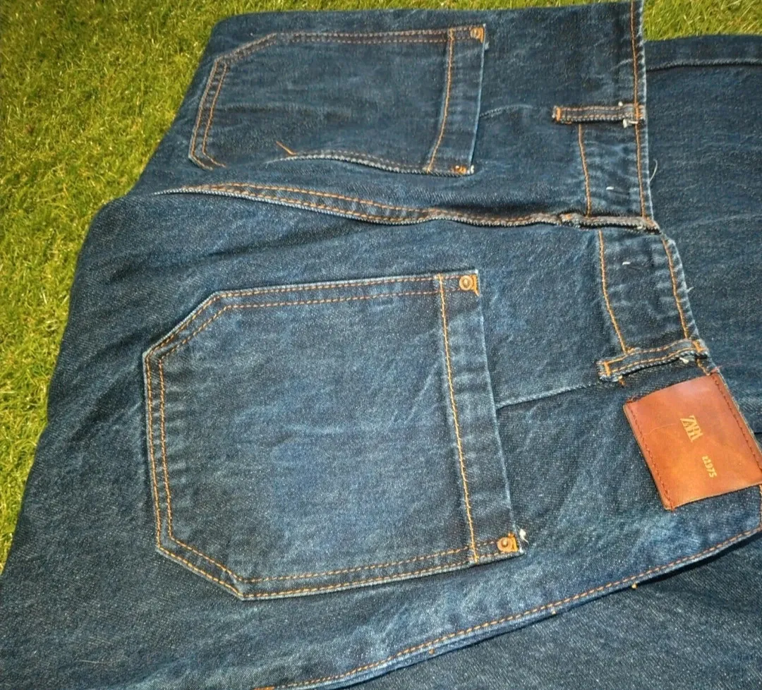 Jeans svasati gamba ampia Zara taglia 42
Ottime condizioni,come nuovi
Misure in foto 6