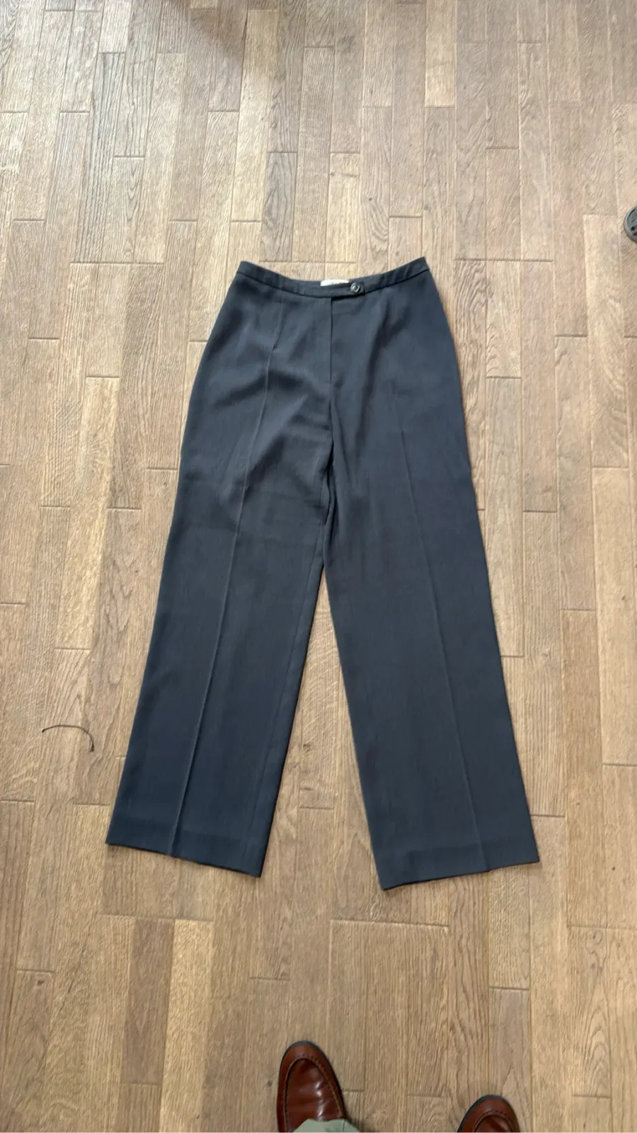 Dark grey wide-leg trousers by Georges Rech, Synonyme line, 100% polyester.