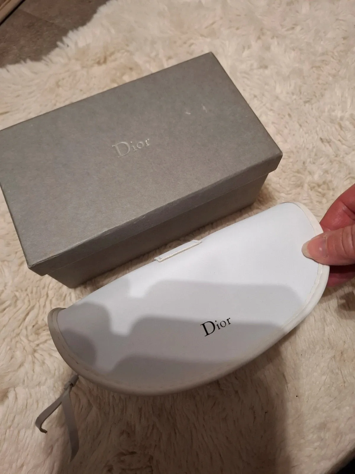 Dior glasses case in white, vintage accessory from the couture house, sold with its box. 1