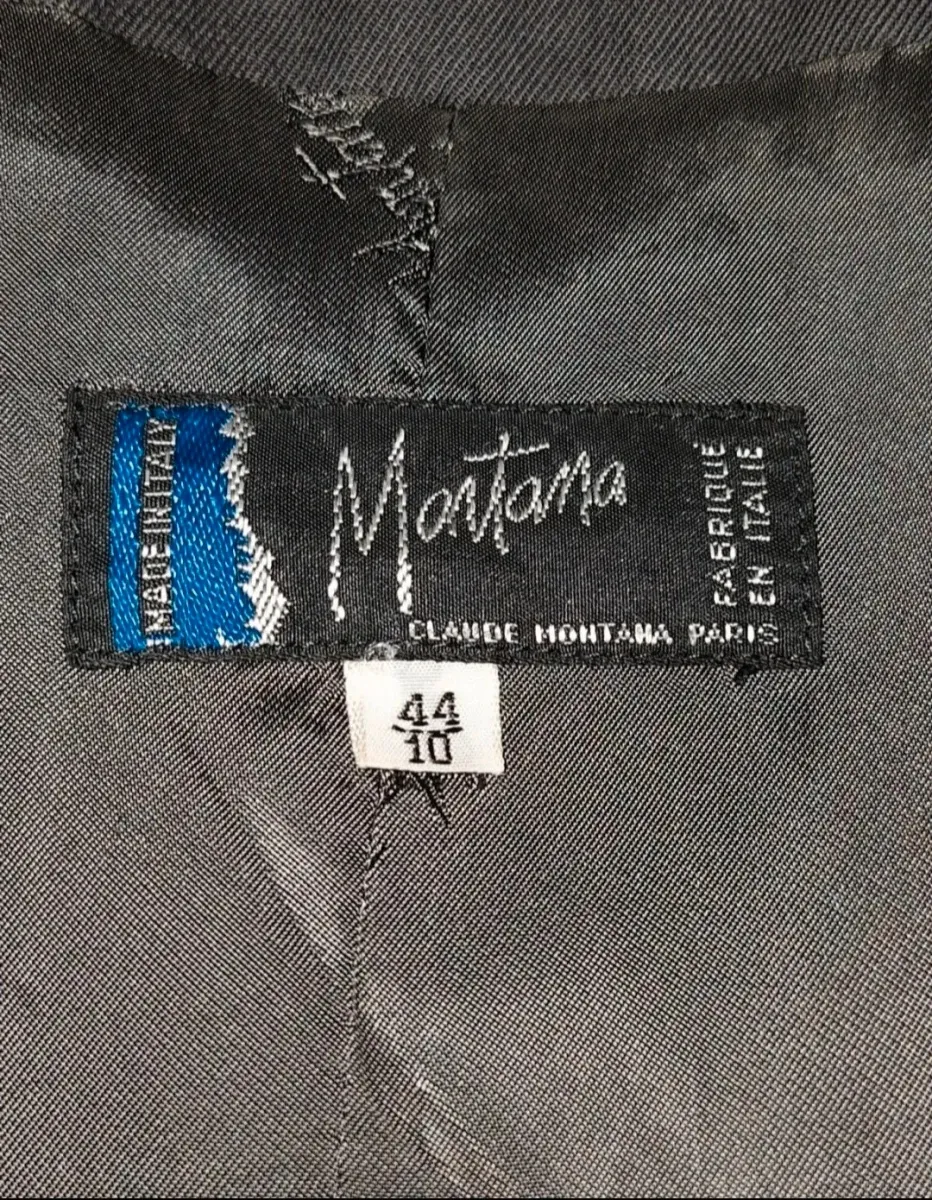 Claude Montana coat in charcoal, vintage piece signed by the French designer known for his architectural style. Good condition. Size L (40). 8