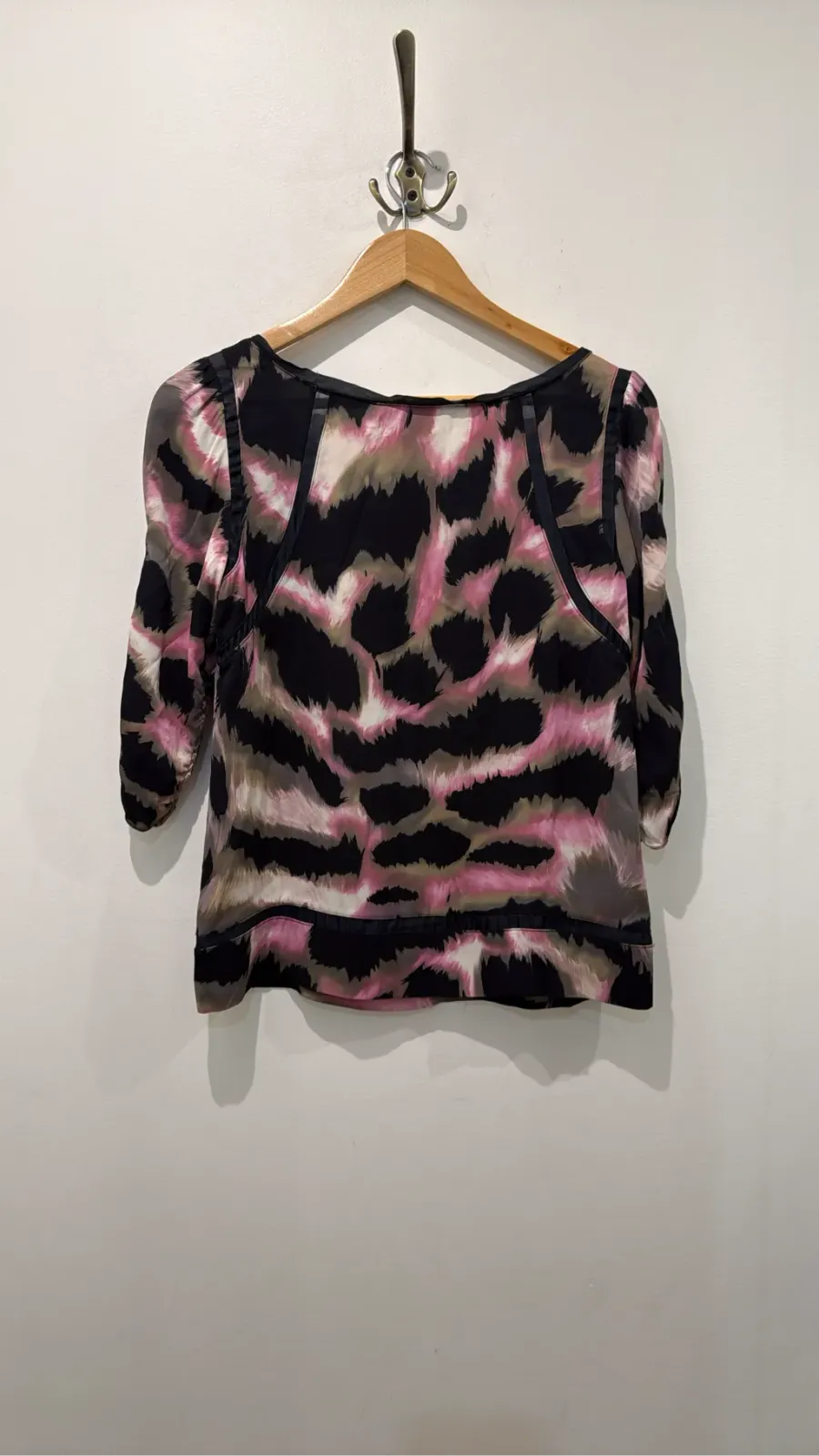 Diane von Furstenberg multicoloured blouse with animal print, in a silk blend with 3/4 sleeves. 4
