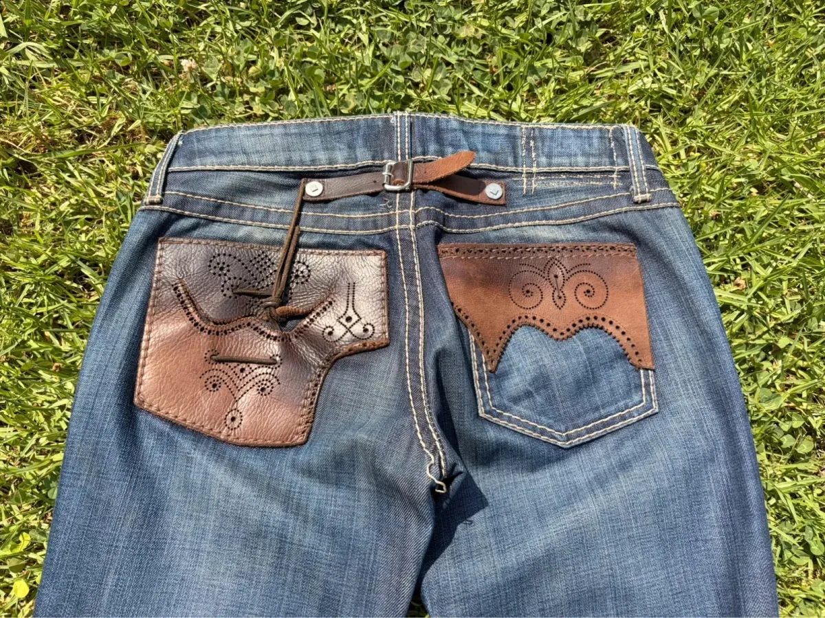 Magnifique jean Marithé + François Girbaud unisex en denim bleu, taille M, avec détails en cuir – une pièce vintage authentique et stylée. 5