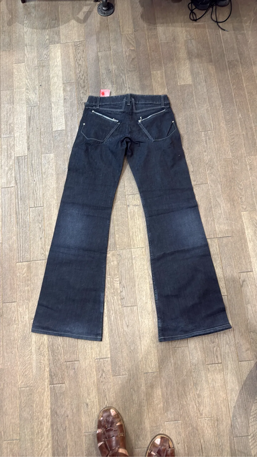 Jean évasé bleu foncé de la marque Marithé + François Girbaud, modèle Starwork, taille 27, neuf avec étiquettes. 7