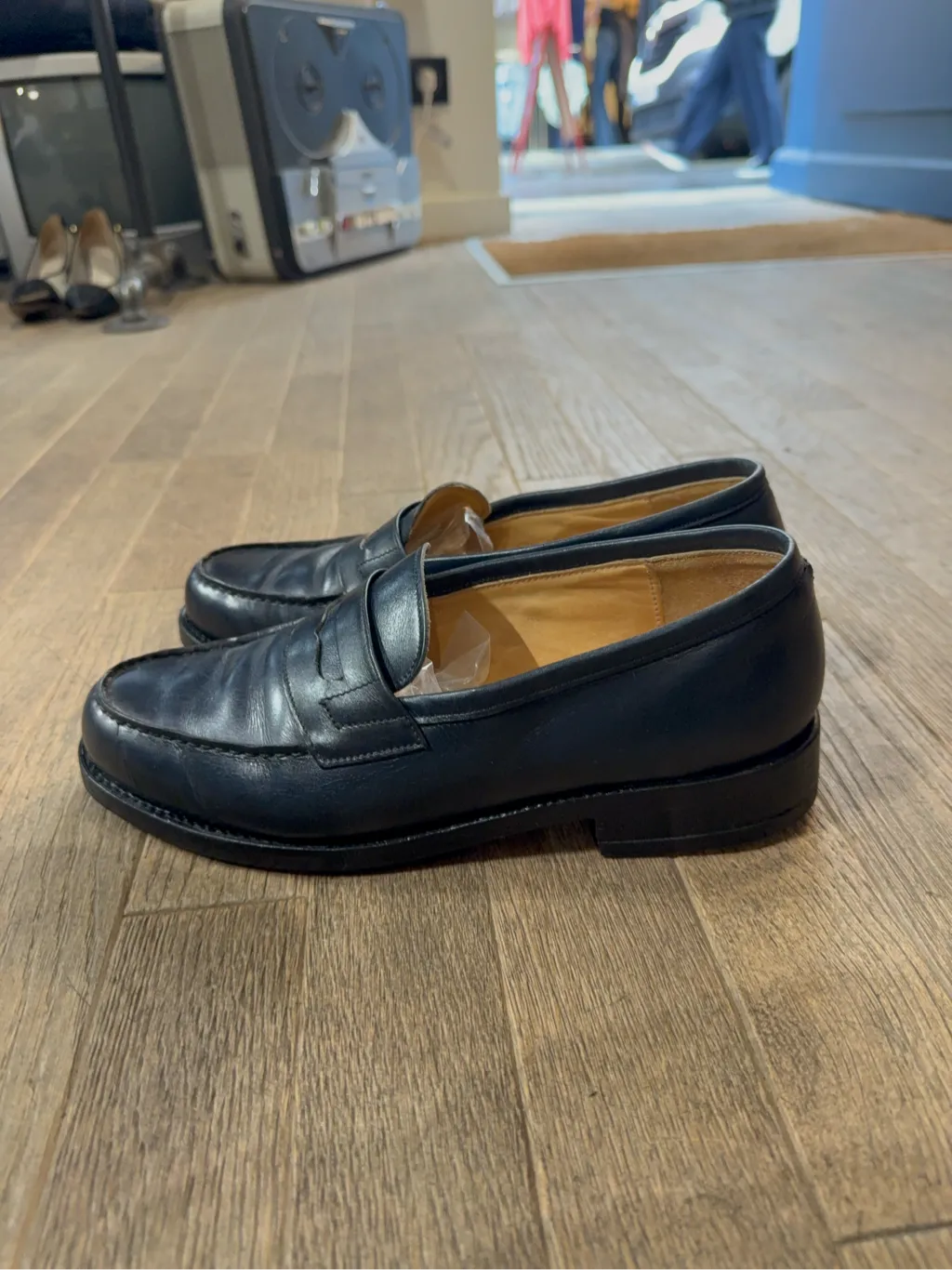 Pair of black leather loafers from Paraboot, Adonis model, made in France with Goodyear construction. 3