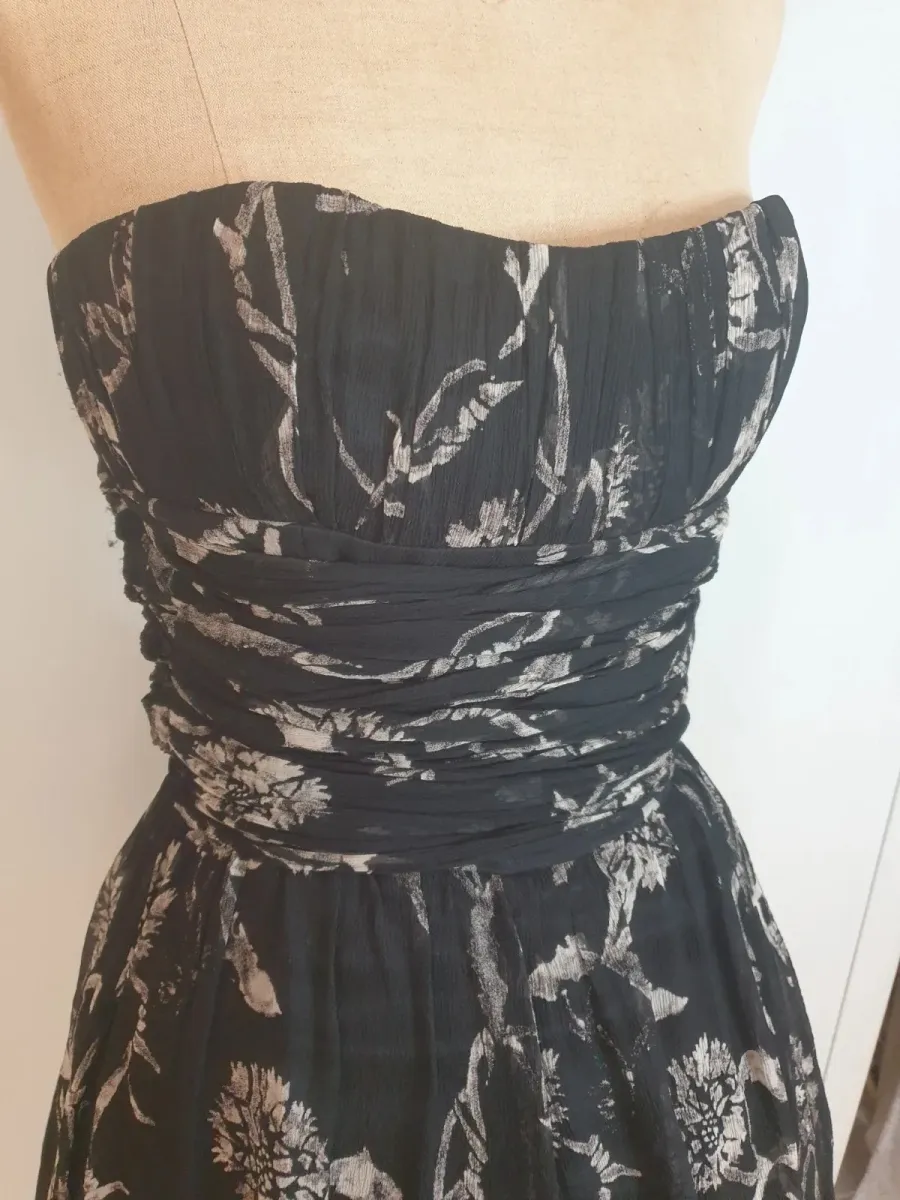 Robe bustier John Galliano, pièce de l'un des créateurs les plus inventifs de la mode. Très bon état. Taille M (38). 8