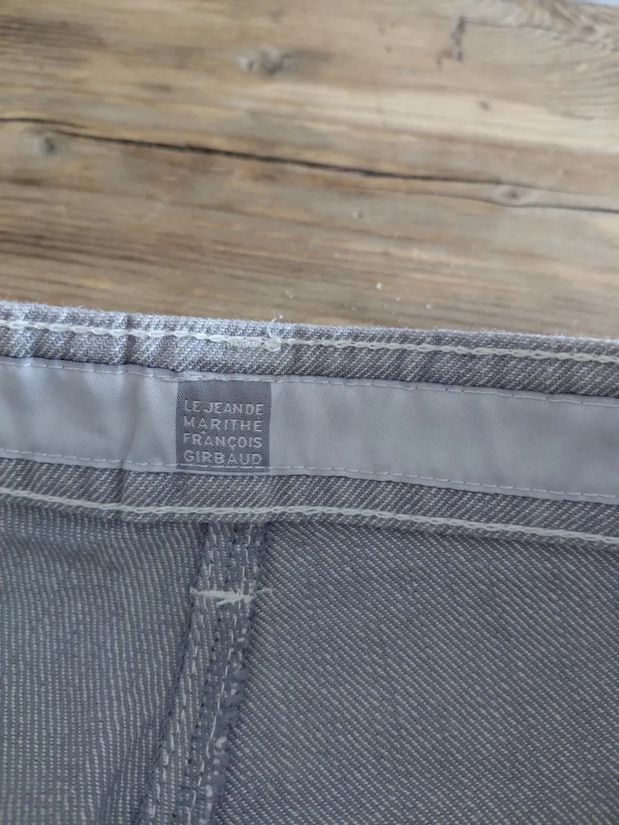 Girbaud Grey Capri Pants 3