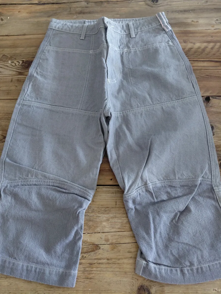 Girbaud Grey Capri Pants 2