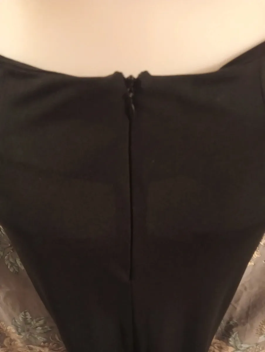 Fermeture sur le côté 38/40Cette marque taille petit en jupe empiecement cuir 3