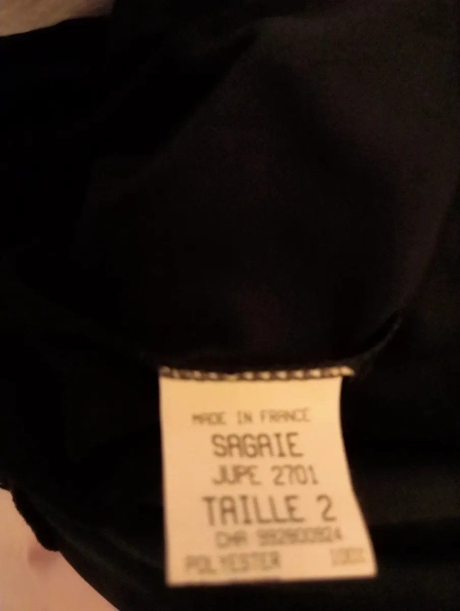 Fermeture sur le côté 38/40Cette marque taille petit en jupe empiecement cuir 6