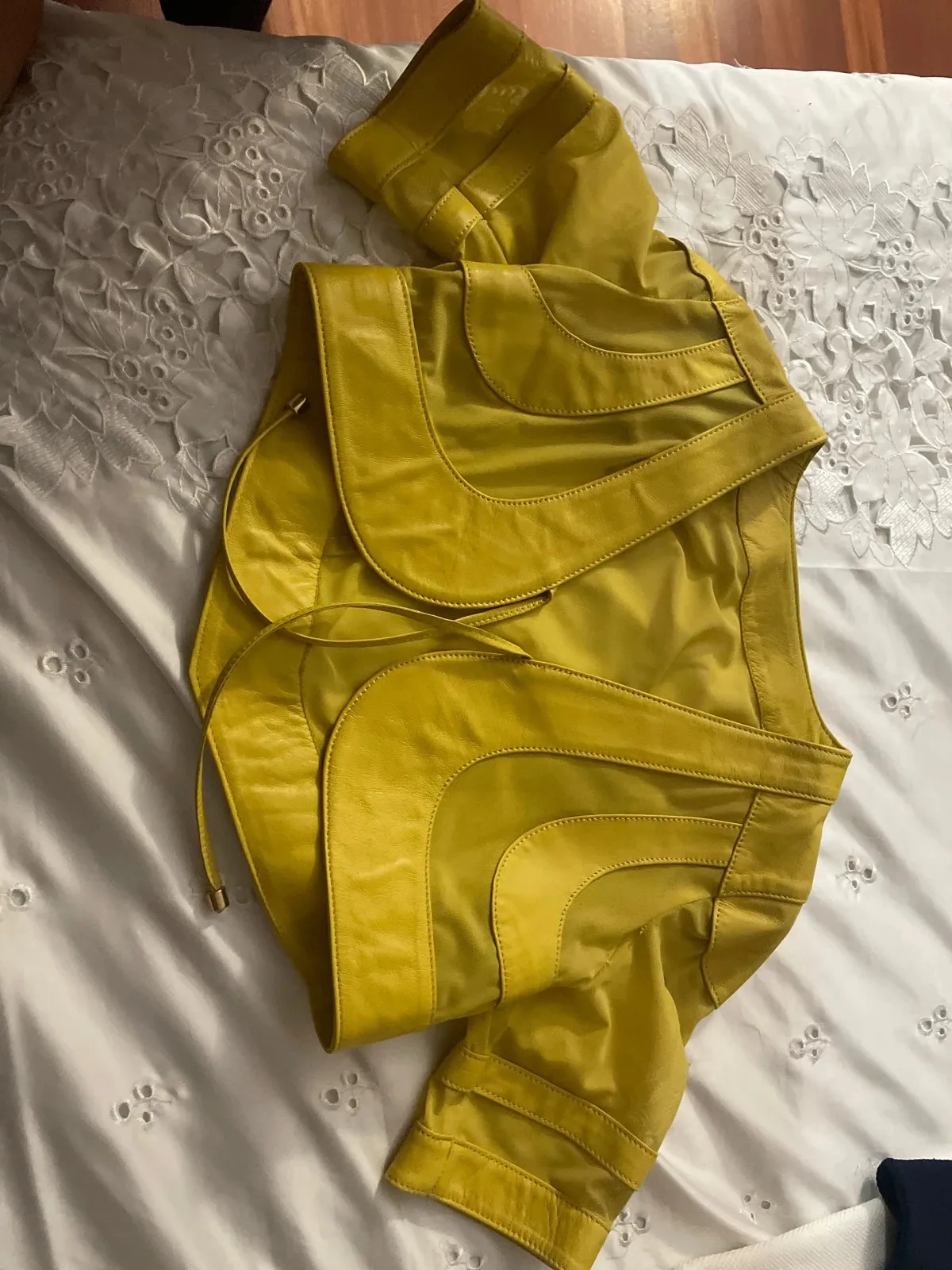 Yellow vest