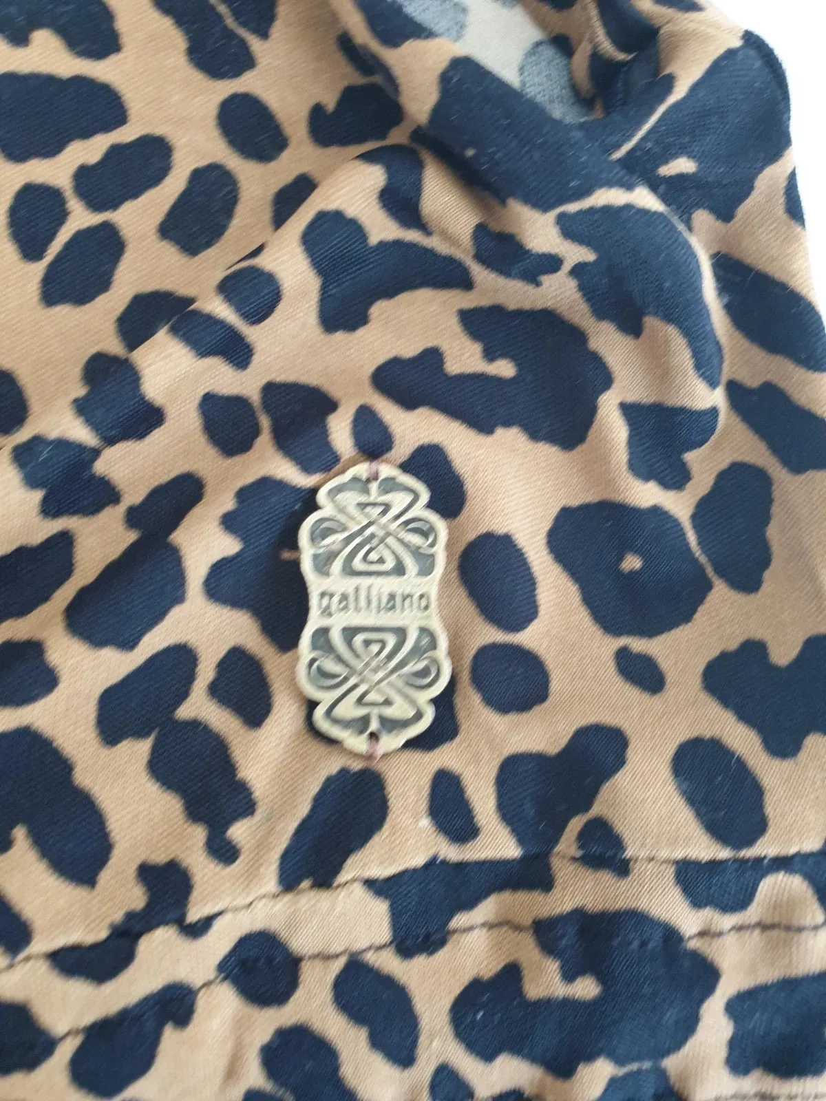 Fluid John Galliano dress, vintage piece by one of fashion's most inventive designers. Good condition. Size M (38). 13