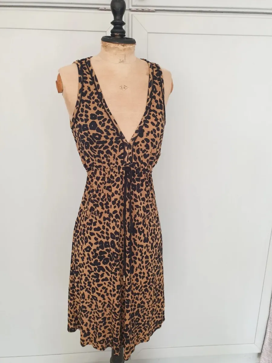 Robe fluide John Galliano, pièce vintage de l'un des créateurs les plus inventifs de la mode. Bon état. Taille M (38). 7