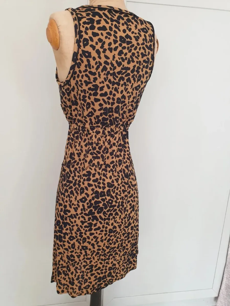 Robe fluide John Galliano, pièce vintage de l'un des créateurs les plus inventifs de la mode. Bon état. Taille M (38). 5