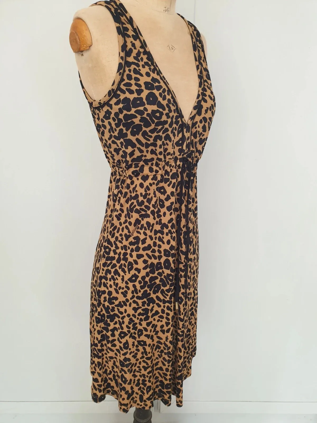 Fluid John Galliano dress, vintage piece by one of fashion's most inventive designers. Good condition. Size M (38). 9