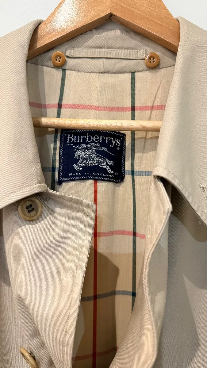 Burberrys beige trench raincoat 3