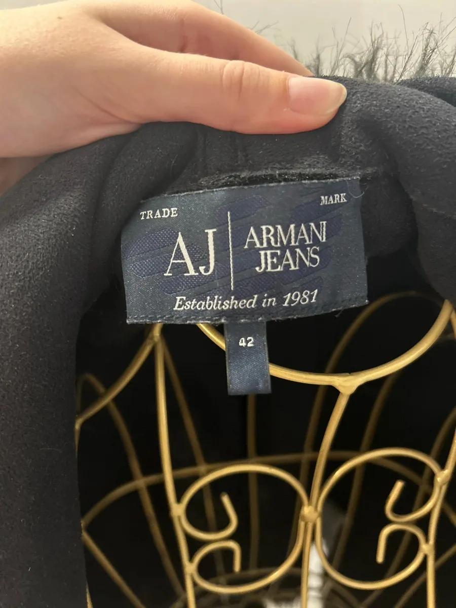 Veste fausse fourrure sans manche un peu longue porté très peu de fois 4