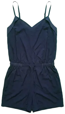 Magnifique combinaison short bleu marine de la célèbre marque MC Planet. Idéale pour l'été. Seyant et confortable pour un look tendance. Portée mais mérite une seconde vie. Taille M 38.