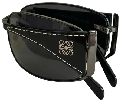 Loewe sunglasses, an accessory from the Spanish luxury house. Good condition.