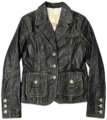Veste noire en cuir avec des boutons décoratifs argentés et des surpiqûres contrastantes, dotée de deux poches à rabat sur le devant.