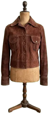 Veste Spanish Vintage en cuir daim bordeaux pour femme, style années 70, coupe unisexe — une pièce authentique et intemporelle.