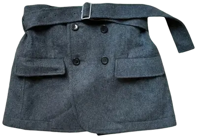 Can be worn on top of pants or another skirt
Perfect state