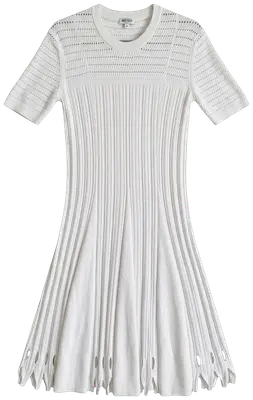 Kenzo dress in white ribbed knit with openwork details on the top.
Very comfortable stretchy fabric.
Short sleeves, vertical pleated effect.
Size M but runs small:
Shoulders 38 cm
Underarm 36 cm
Length 97 cm
Colour white
Collar label present
Inner label missing