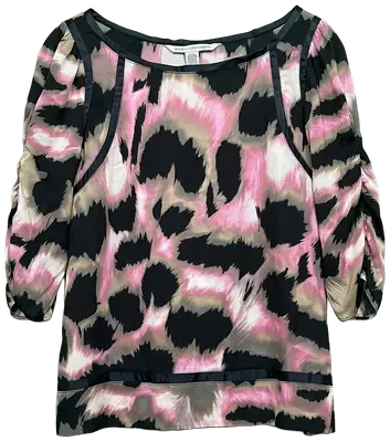 Diane von Furstenberg multicoloured blouse with animal print, in a silk blend with 3/4 sleeves.